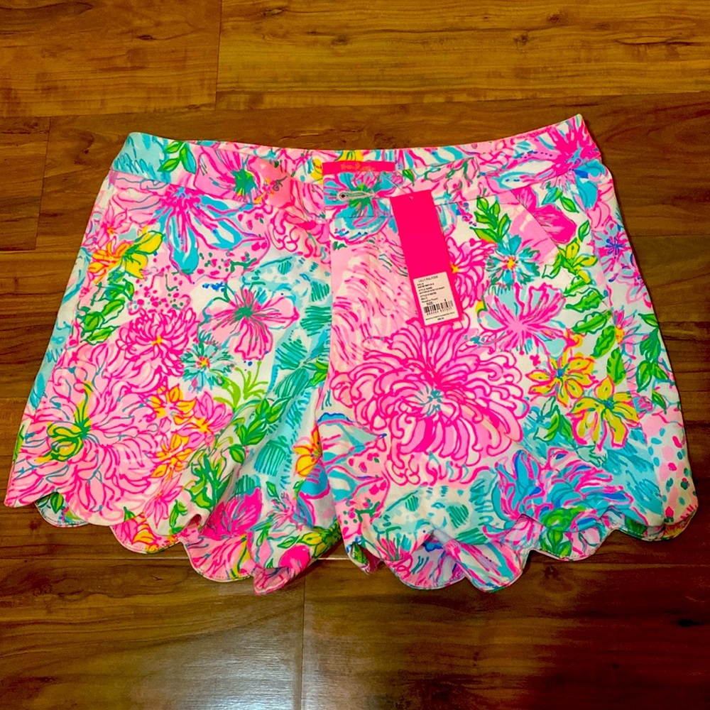 NWT Lilly Pullitzer Stretch Short, Paradise Found print
